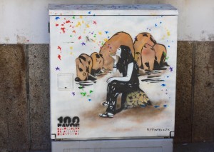 Una de las pintadas callejeras que me gusta guardar. Un sueño, una posibilidad. Autor/a del dibujo desconocid@